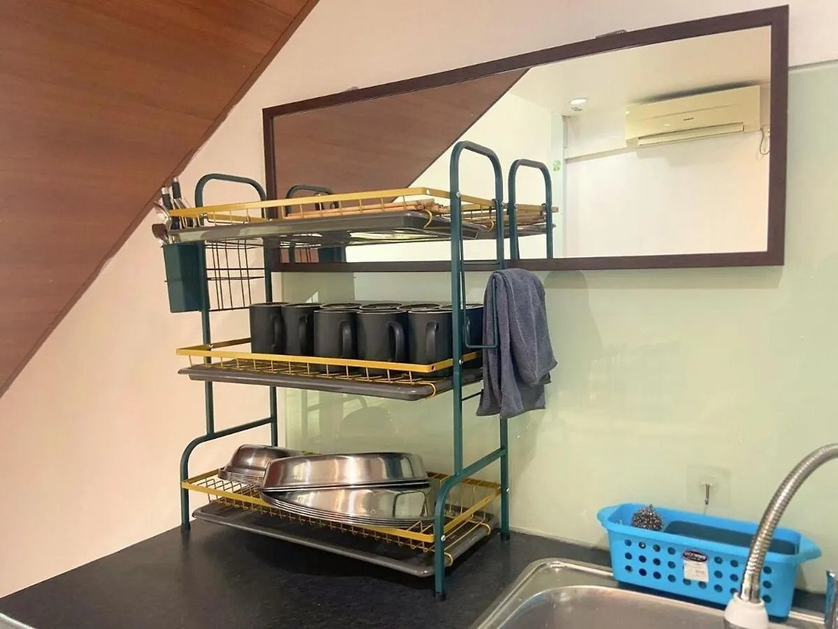 Minimalist Balcony Duplex W Netflix At Bayan Lepasアパートメント アパート